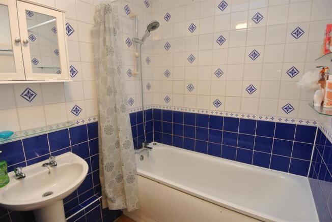 Bathroom.JPG