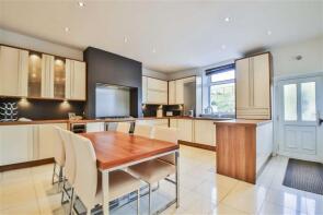 86, Burnley Road, Burnley BB11 5PB