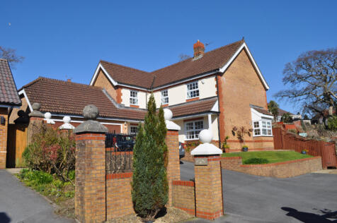 Heneage Drive, West Cross, Swansea Sa3 5br