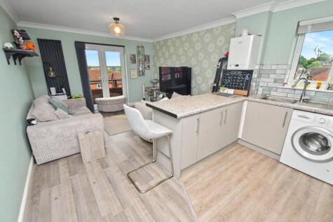 Saxstead Rise, Leeds, West Yorkshire
