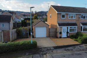 79, Oak Way, Gloucester GL19 3SD
