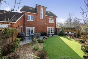 8, Deergrass Walk, Fareham PO17 5GD