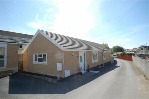 Stone Bank, B4316 Main Road New Hedges, New Hedges, Tenby SA70 8TR