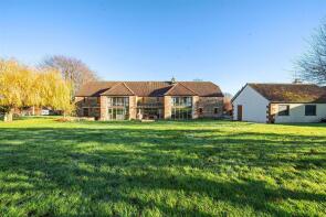The Long Barn, Bremhill Manor, Bremhill SN11 9LA
