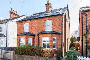 3, Grove Cottages, Elm Grove Road, Cobham KT11 3HD
