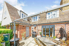 1, Swedish Houses, Ashford Road, North Street, Faversham ME13 0LW