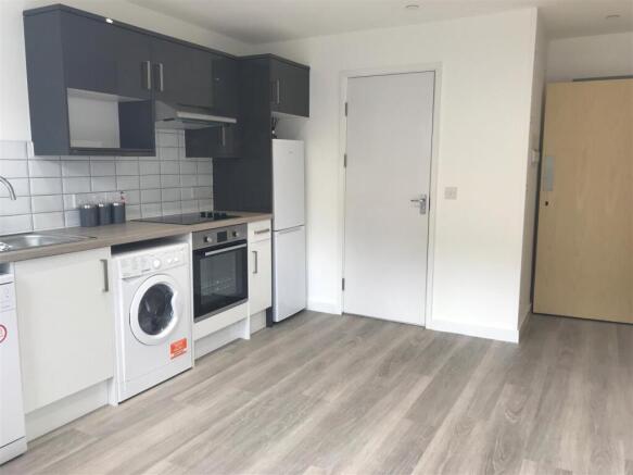 KITCHEN 1.JPG