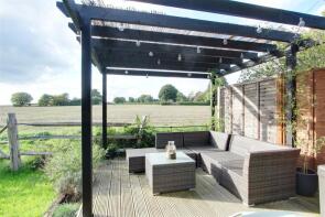 40, Trooper Road, Aldbury, Tring HP23 5RW