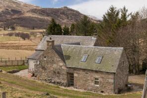 Inveredrie Farmhouse, Glenshee PH10 7QD
