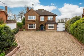 Gallinar, Pilgrims Close, Dorking RH5 6AR