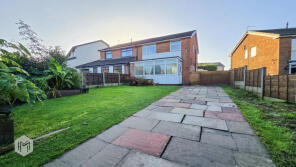 13, Harwood Vale, Bolton BL2 3QU