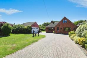 Craigowan, Tye Green, Braintree Road, Cressing CM77 8HT