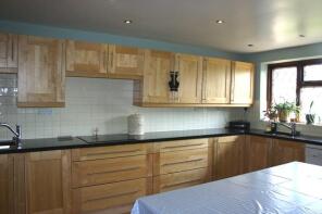 1 Hiron Cottage, The Row, Bristol BS35 4AY