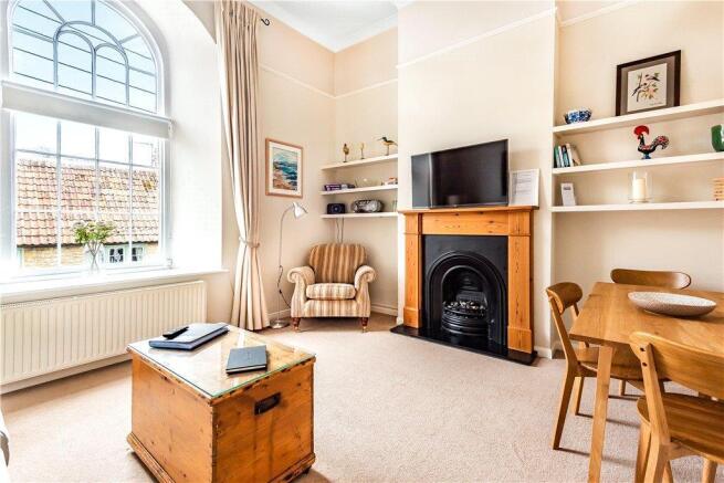 Sitting/dining room