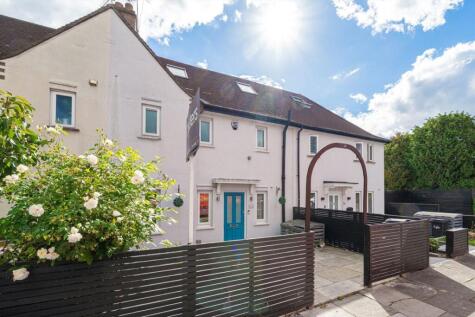 Almond Grove, Brentford