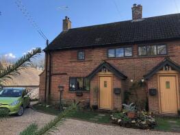 1, Blenheim Cottages, War Memorial To Amen Corner - Street, Wimborne BH21 5EX