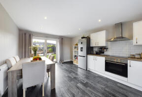 1, Maple Court, Exeter EX6 6BP
