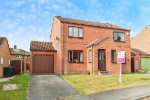 33, Queen Margarets Drive, Byram, Knottingley WF11 9HR