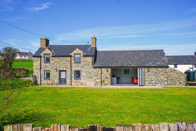 Front of Anhegraig