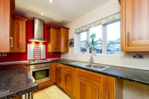 26, Daw Croft Avenue, Worsbrough, Barnsley S70 5BN