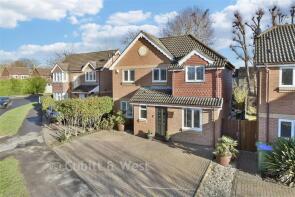76, Cedar Drive, Horsham RH13 9UW