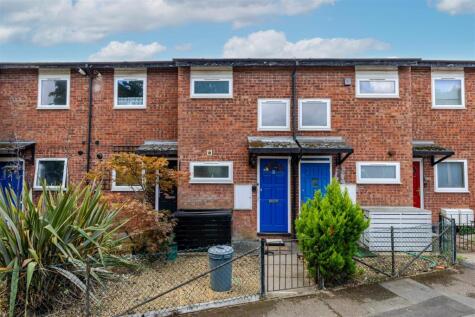 Lyneham Walk, Pinner