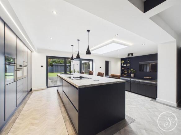 KITCHEN/DINER/LIVING AREA