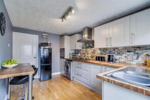 12, Queensbury Court, Normanton WF6 1TY
