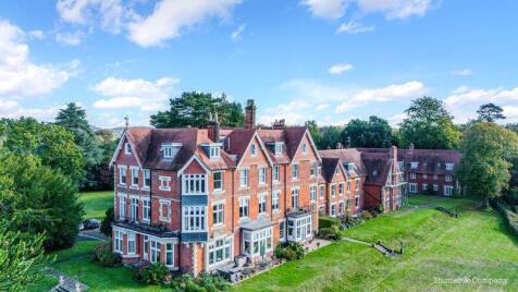 Coopers Hill Road, Nutfield