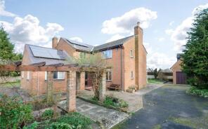 Springfield House, Nunton SP5 4HP