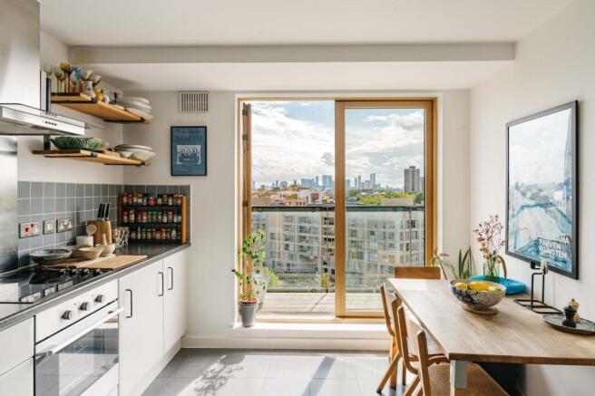 Biggs Square E9