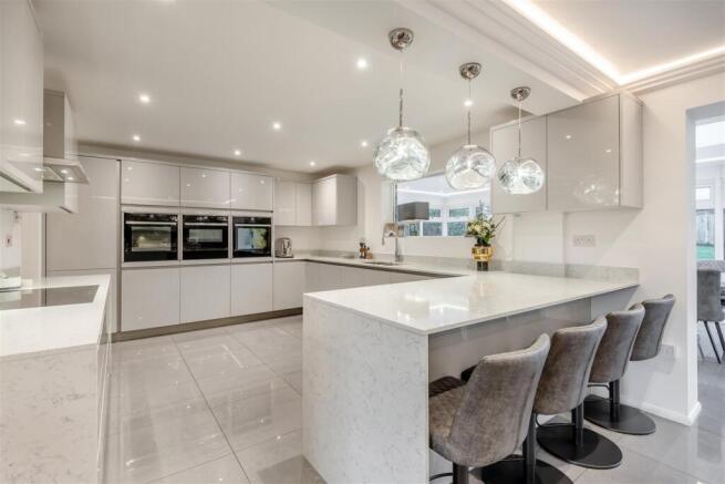 8676783-interior13.jpg