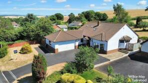 1, Southlands, Blue Anchor, Minehead TA24 6UZ