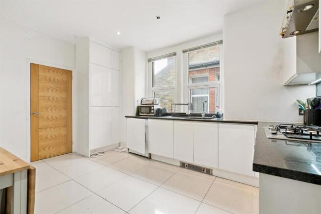 43a Gilbey Road SW17 0QQ kitchen 1.jpg
