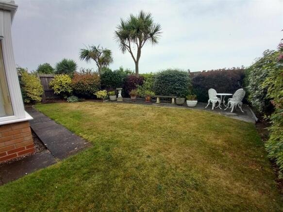 1 Dudley Way Garden.jpg