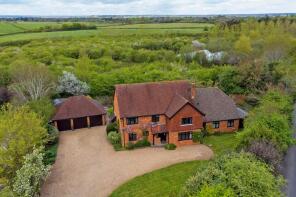 Broadacre House, Coningsby Lane, Fifield, Maidenhead SL6 2PF