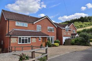 16, Manor Park, Marlborough SN8 3LF