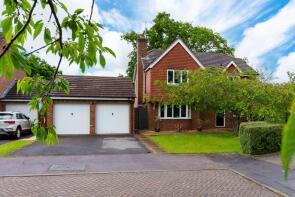 19, Dunlop Close, Hassocks BN6 9SL