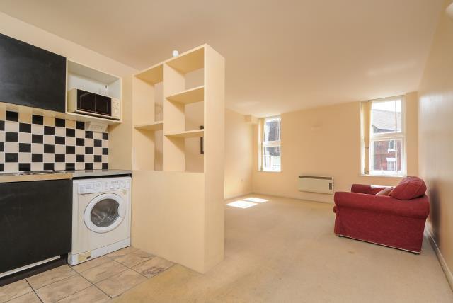 Lounge/Kitchen