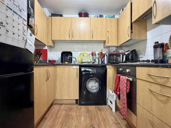 Kitchen b.jpg