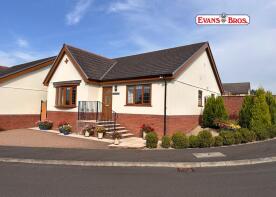 1 Graceland, Clos Bolahaul, Cwmffrwd, Carmarthen SA31 2DA