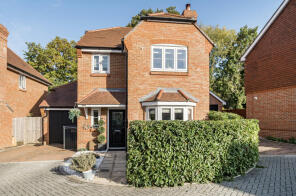 9, Yalden Gardens, Farnham GU10 1FJ