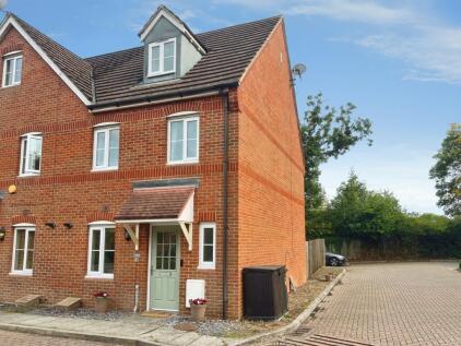 Poperinghe Way, Arborfield, Reading