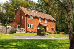 10, Dale View, Epsom KT18 6EH