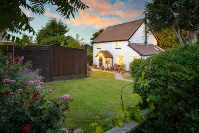 Charming Four-Bedroom Period Cottage in the Heart