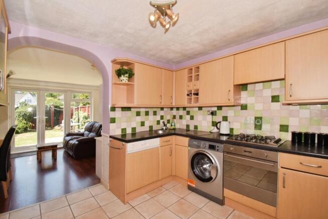 Kitchen & Dining