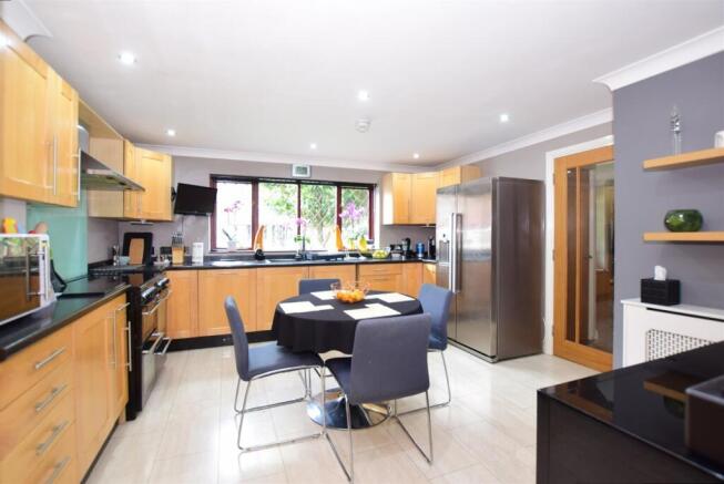 Kitchen/Breakfast Room