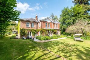Nutlands, Cobs Close, Ightham, Sevenoaks TN15 9DB