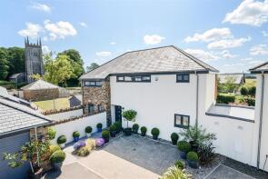 4, Berrys Meadow, Crediton EX17 5DU