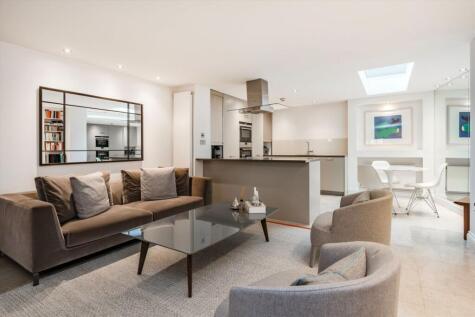 Kenway Road, Kenway Village